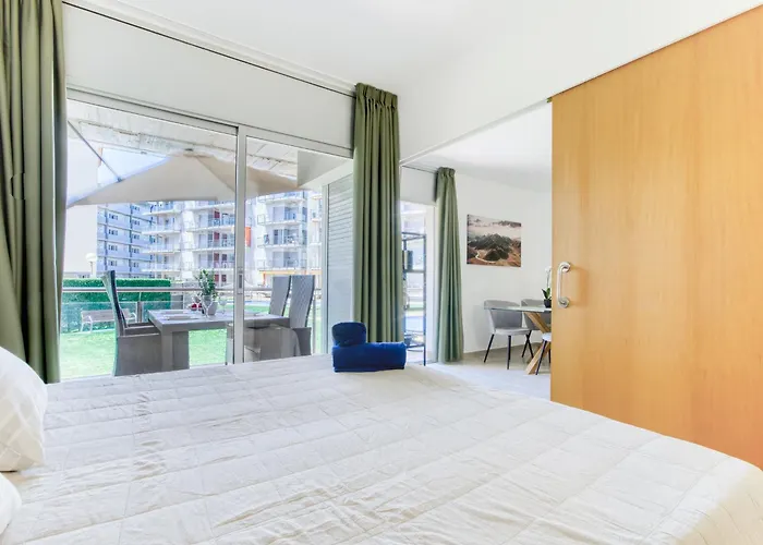 Gregal By Interhome * Roses
